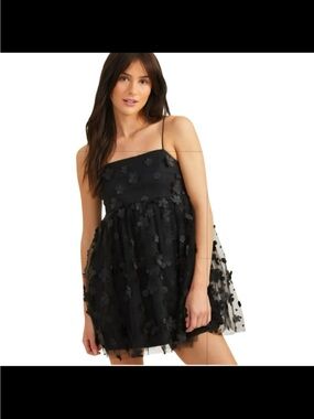 Altar'd State Trixxi Black Aurora
3D Floral Mesh Baby Doll Dress Size Medium